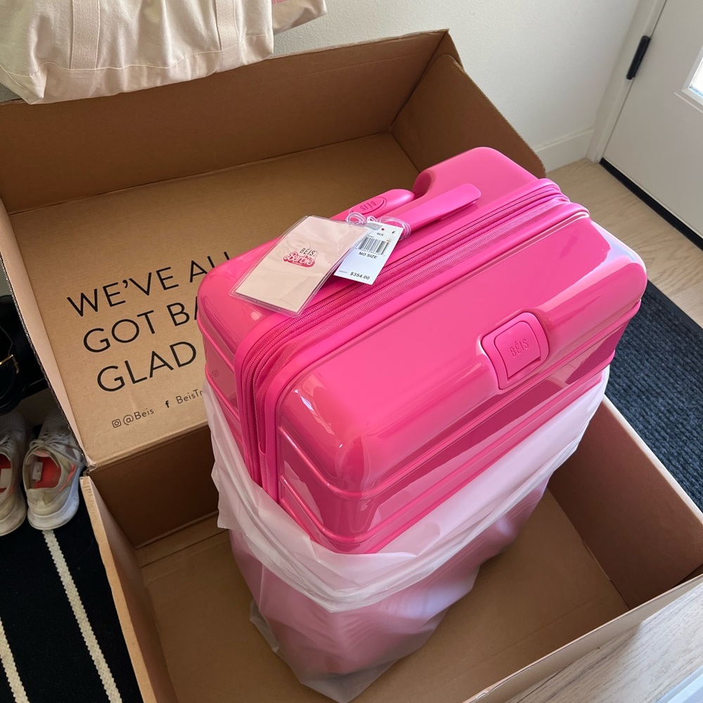 BEIS x BARBIE The 26" Check-in Roller Luggage